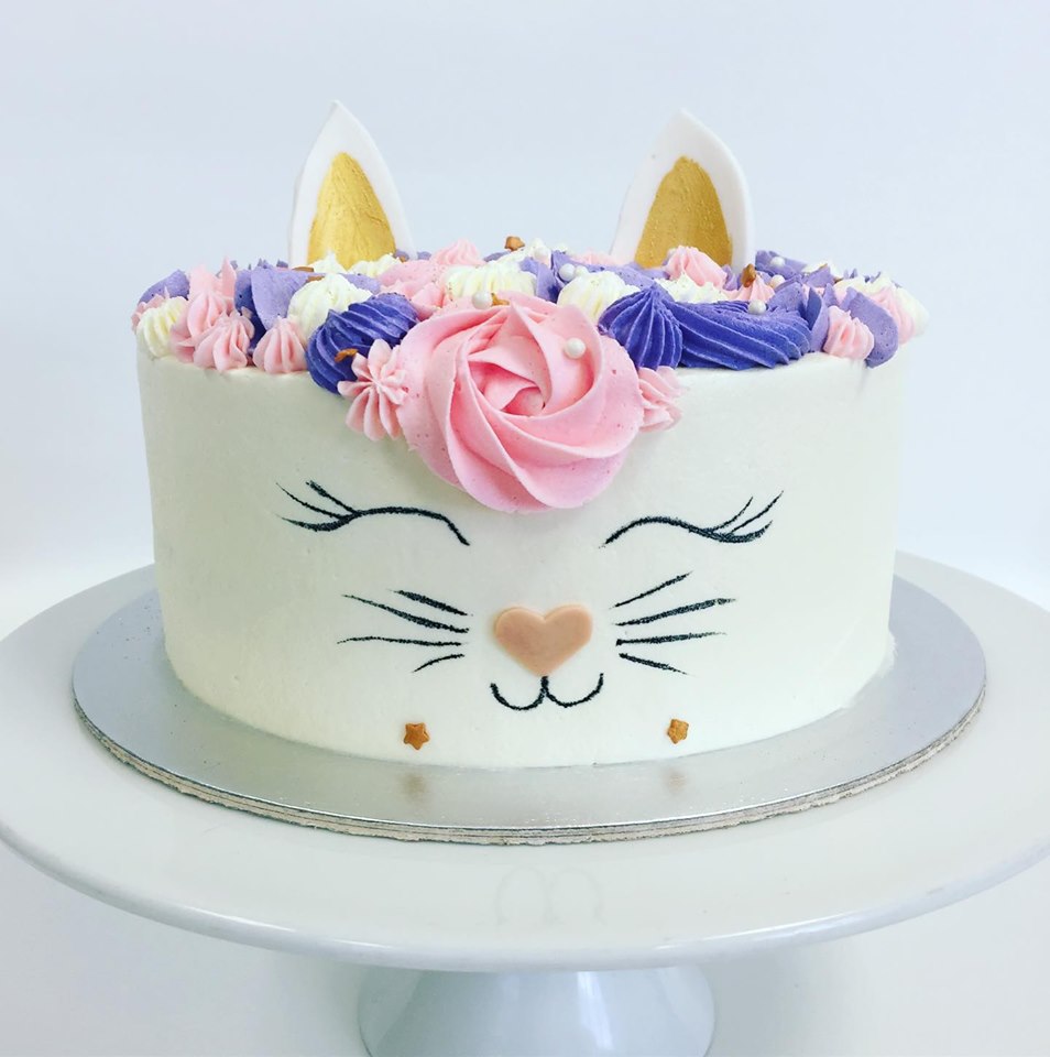 Kitten & flowers birthday cake | Limassol, Cyprus — Yiamy® Studio